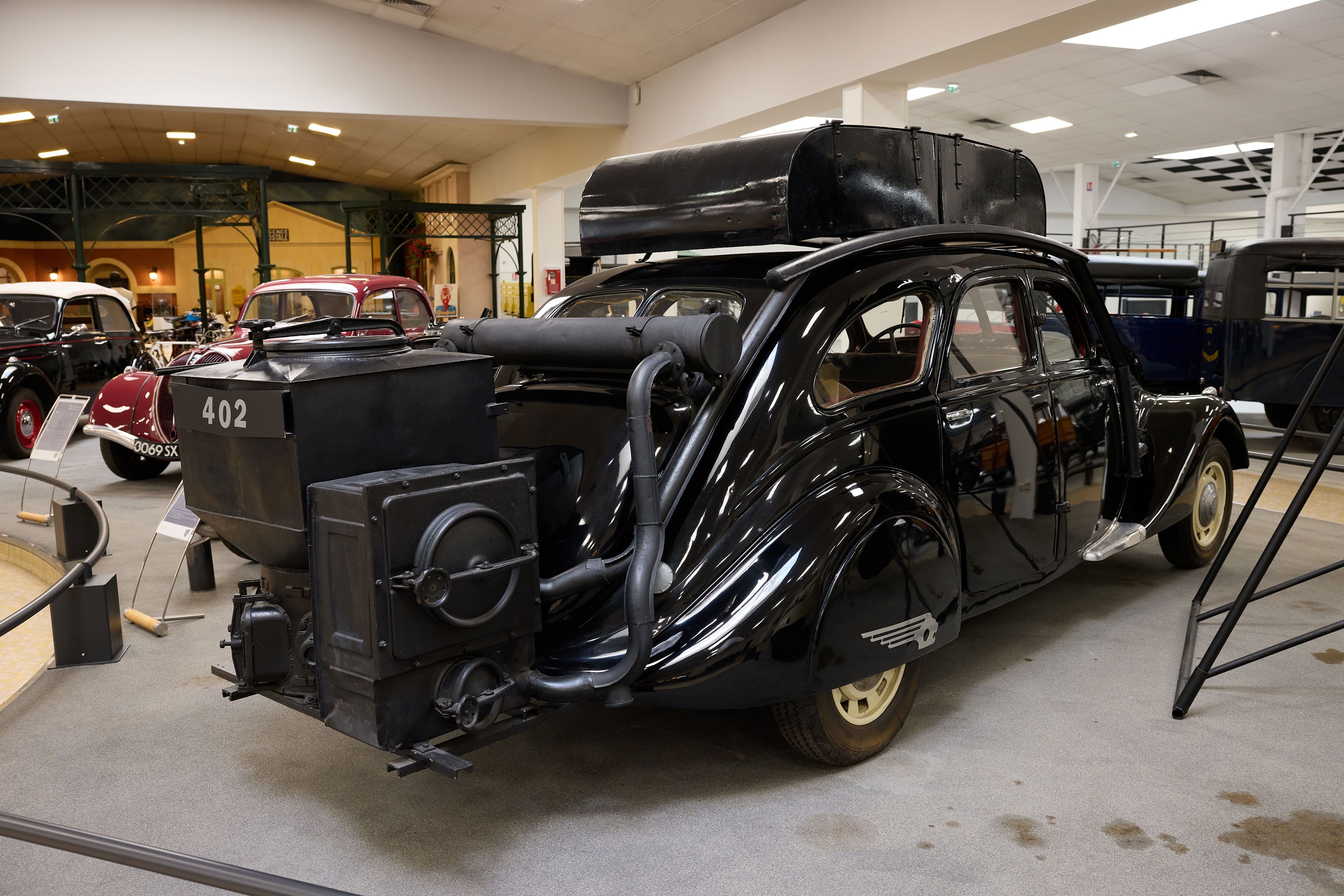 MattHowell_3008_MainImages_Mid